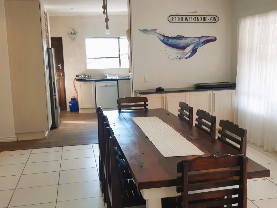 5 Bedroom Property for Sale in Paradise Beach Eastern Cape